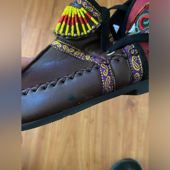 Beaded Moccasins - Picture 6 of 7